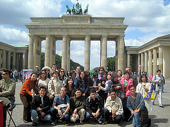 Grupo Dynasty, Singapura, en Berlín, 25/05/2011