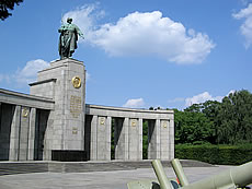 Monumento conmemorativo a la Victoria Sovitica (Sowjetisches Ehrenmal)